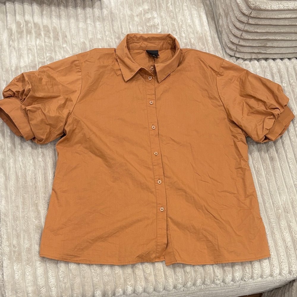 Women’s bubble sleeve blouse